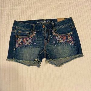 NWT American Eagle midi shorts